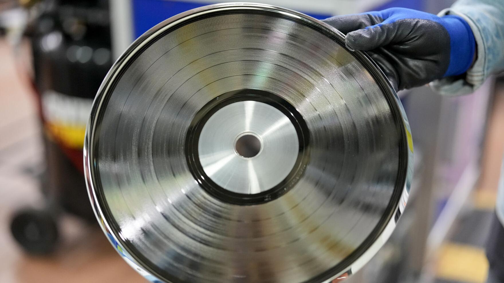 Vinyl thrives at United Record Pressing, the nation's oldest record maker